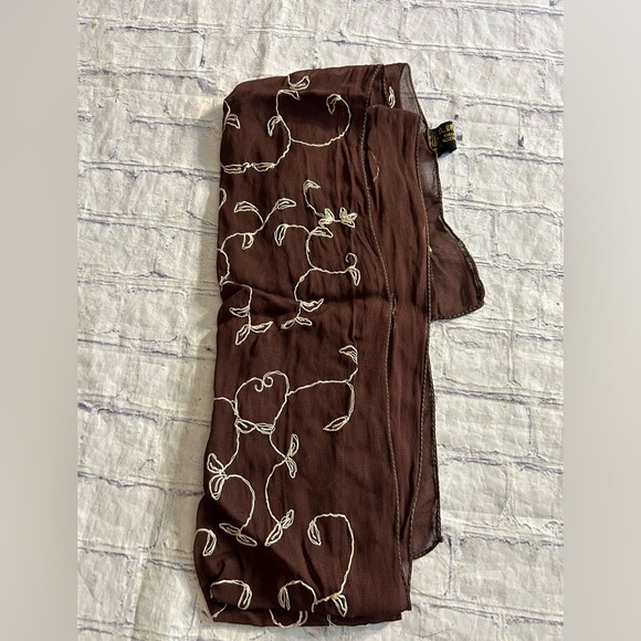 A.BROD 100% RAYON MADE IN INDIA BROWN/BEIGE EMBROIDERED FLORAL SHEER SCARF - Picture 5 of 7